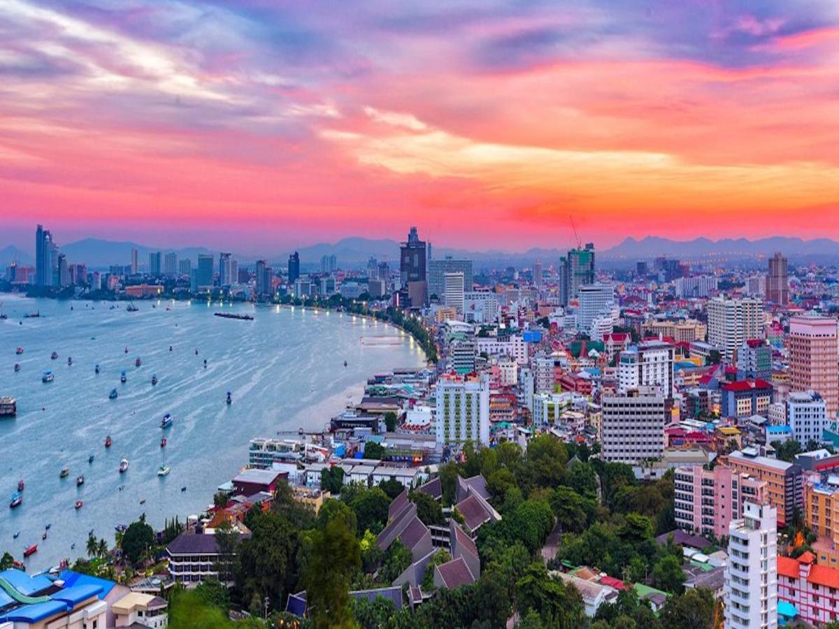 Ritz Hotel Pattaya Exterior photo